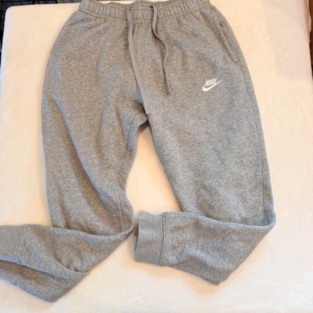 Nike Sportswear Club Fleece Joggers Mens Medium Heather Grey Sweatpants BV2671
